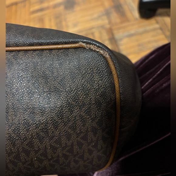 Michael Kors Tote Bag - Picture 5 of 10